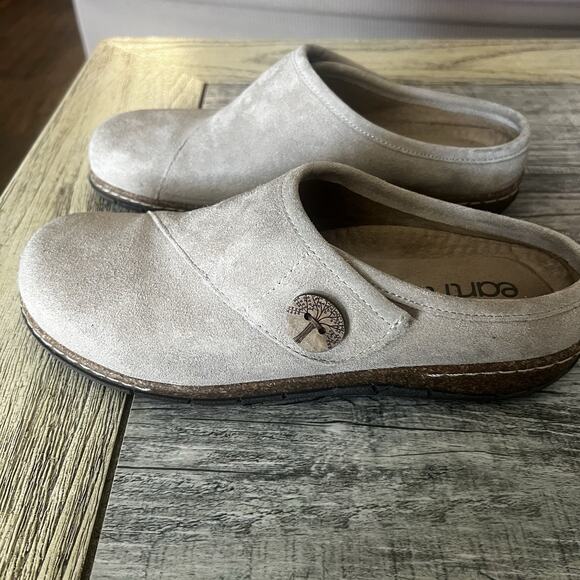 Earth Shoes Ezra Round Toe Casual Slip-on Flat Clogs Taupe Size 8.5 Comfort - Picture 3 of 8